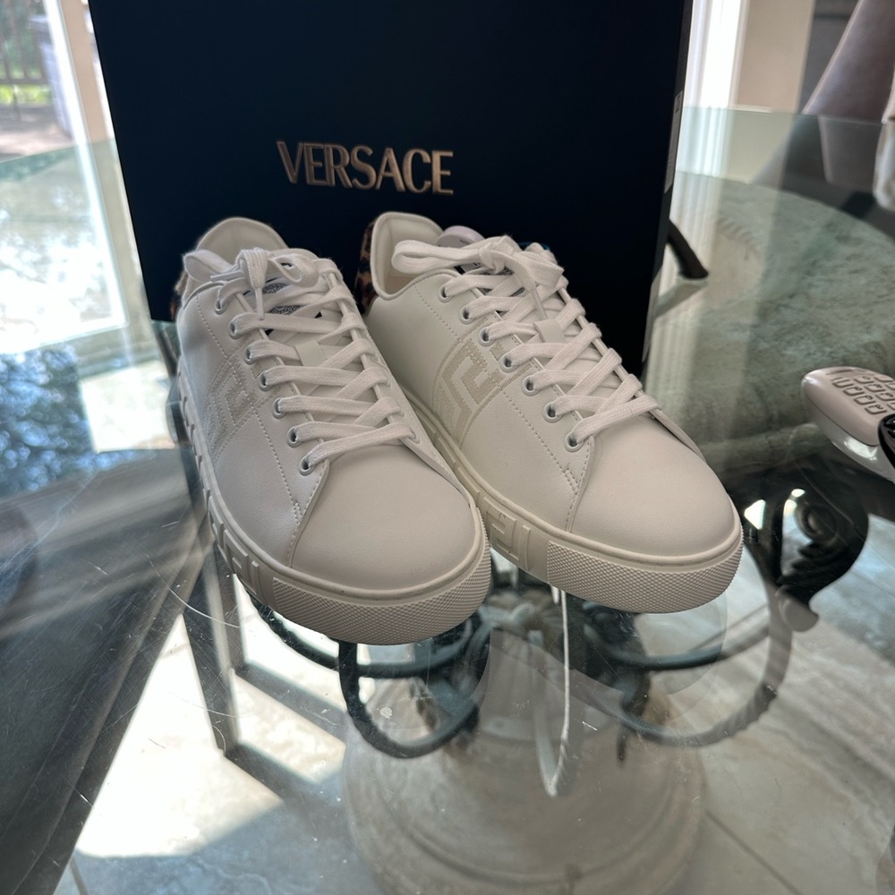 $695 New in Box Versace White Chic Greek Ladies Sneakers Animal Print sz 40 - Picture 3 of 16